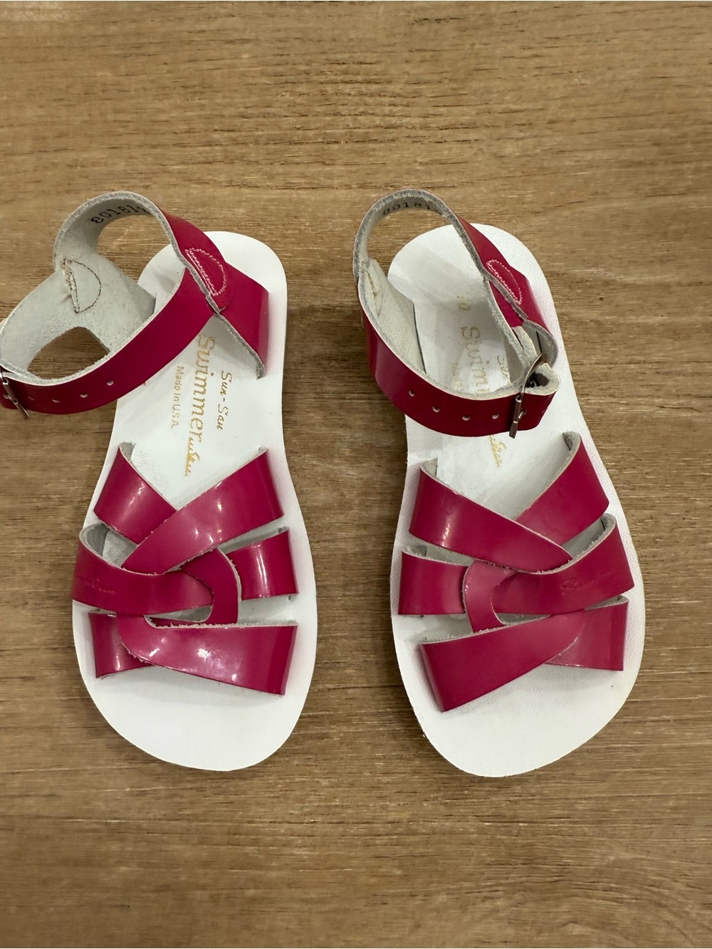 Sun San fuchsia sandals size 10